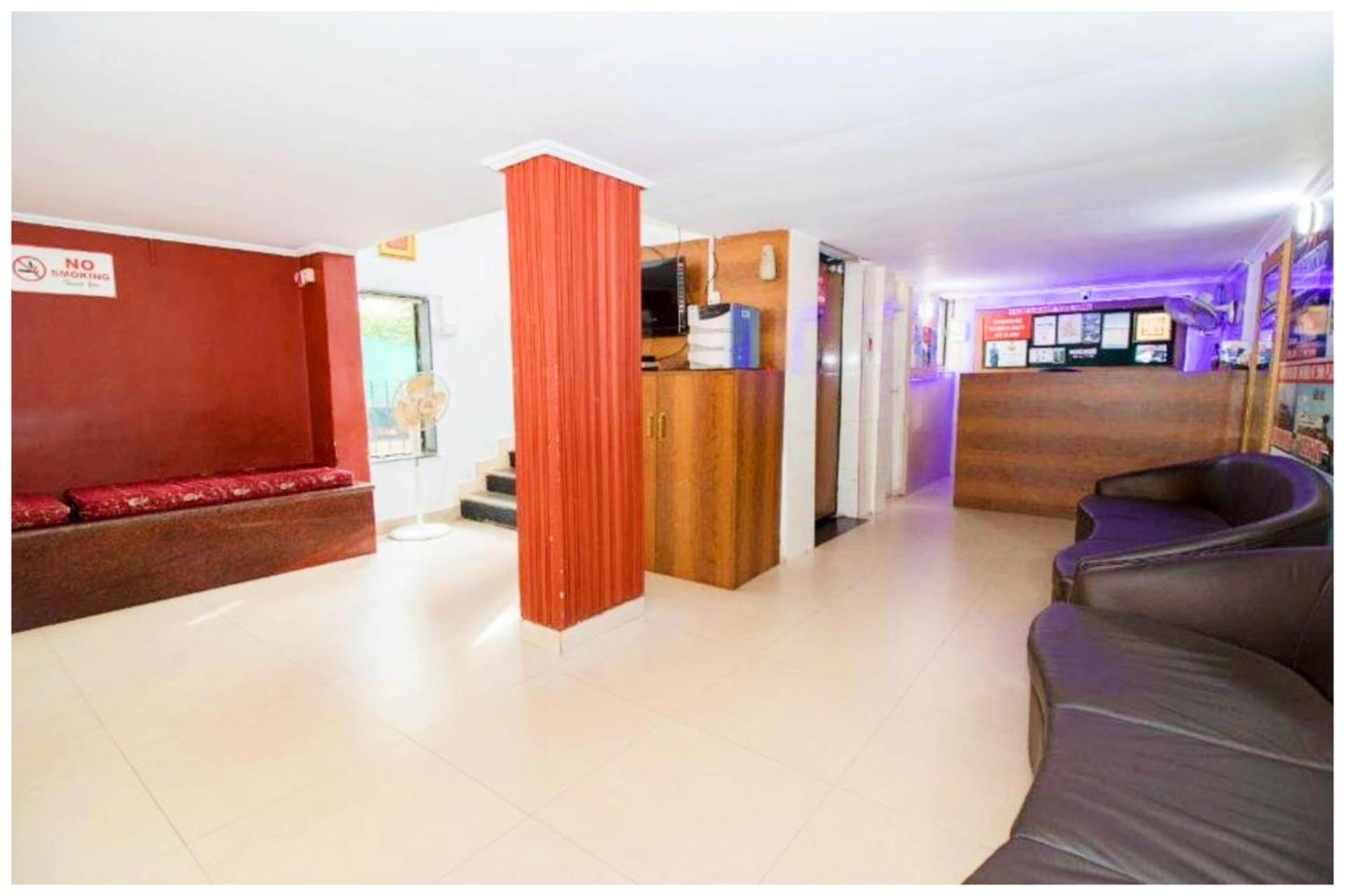 Hotel Premium Travellers # Inn Near Temple - Fully Air Conditioning Hotel - Hygiene And Spacious Room - A Top Rated Luxuary Hotel Merces Екстер'єр фото