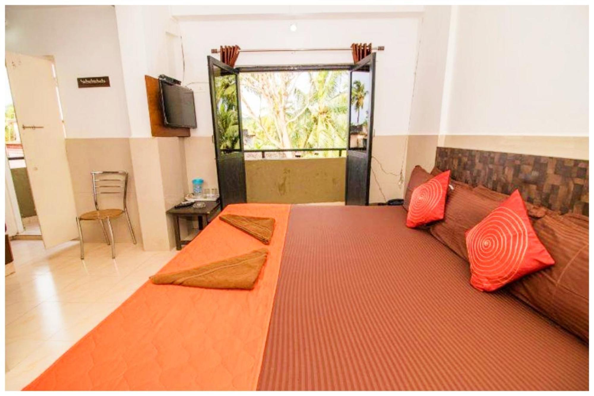 Hotel Premium Travellers # Inn Near Temple - Fully Air Conditioning Hotel - Hygiene And Spacious Room - A Top Rated Luxuary Hotel Merces Екстер'єр фото